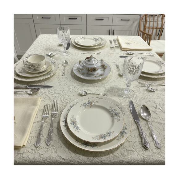 Vintage Quaker Lace Tablecloth 62x45 White Floral Pattern Mid Century Linen USA - Picture 2 of 14